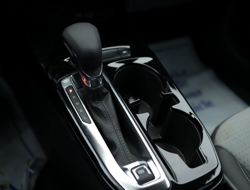 Used 2025 Chevrolet Trax LT w/ LT Convenience Package image 18