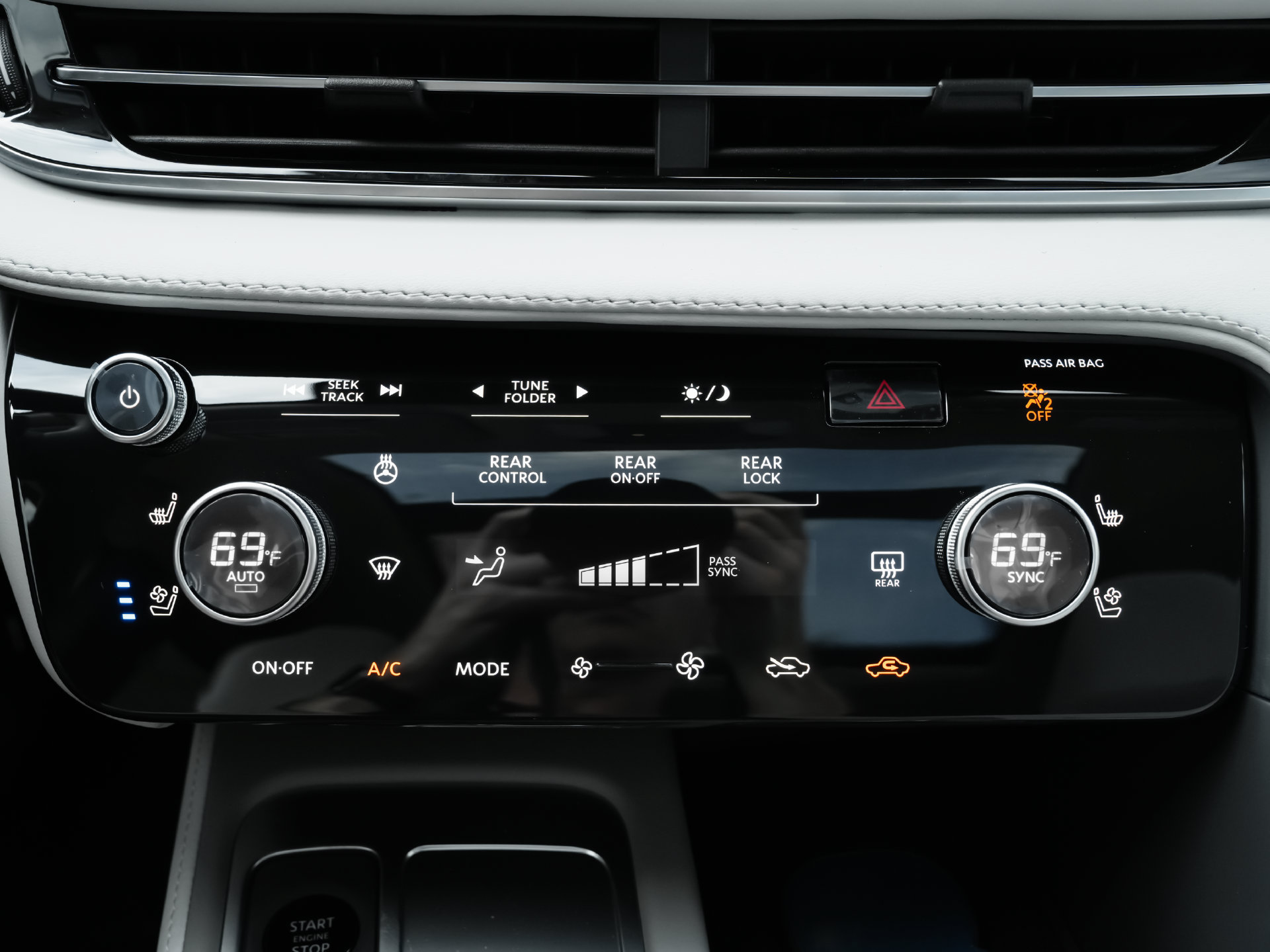 New 2027 INFINITI QX60 Luxe FWD image 16