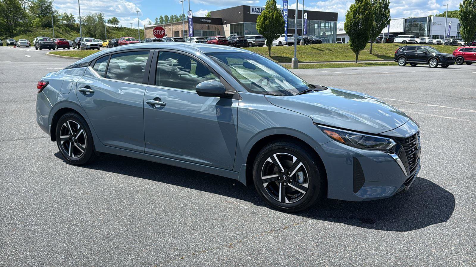 Used 2025 Nissan Sentra SV FWD image 2