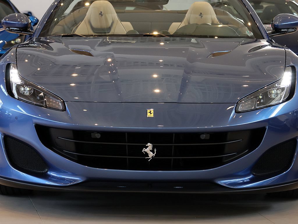 Certified 2020 Ferrari Portofino RWD image 9