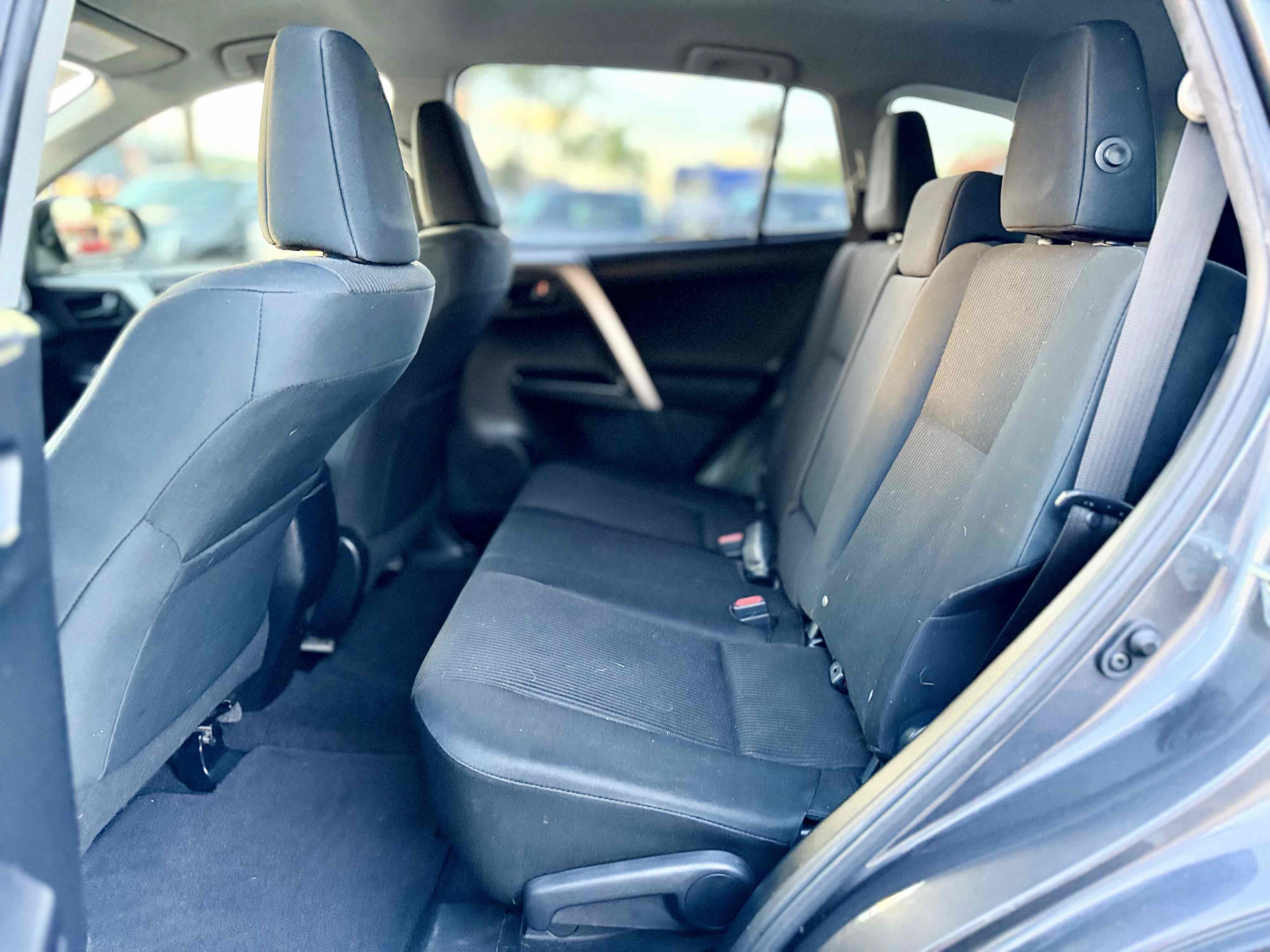 Used 2017 Toyota RAV4 LE w/ Carpet Mat Package FWD image 18