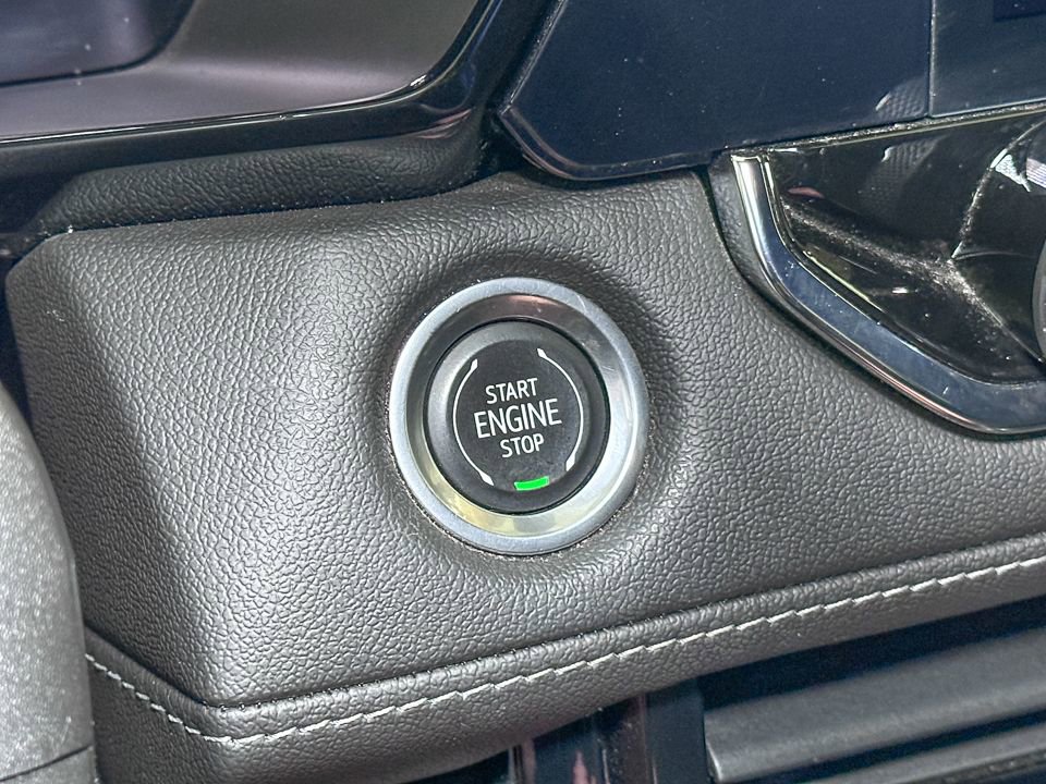 Used 2023 Chevrolet Colorado LT image 36