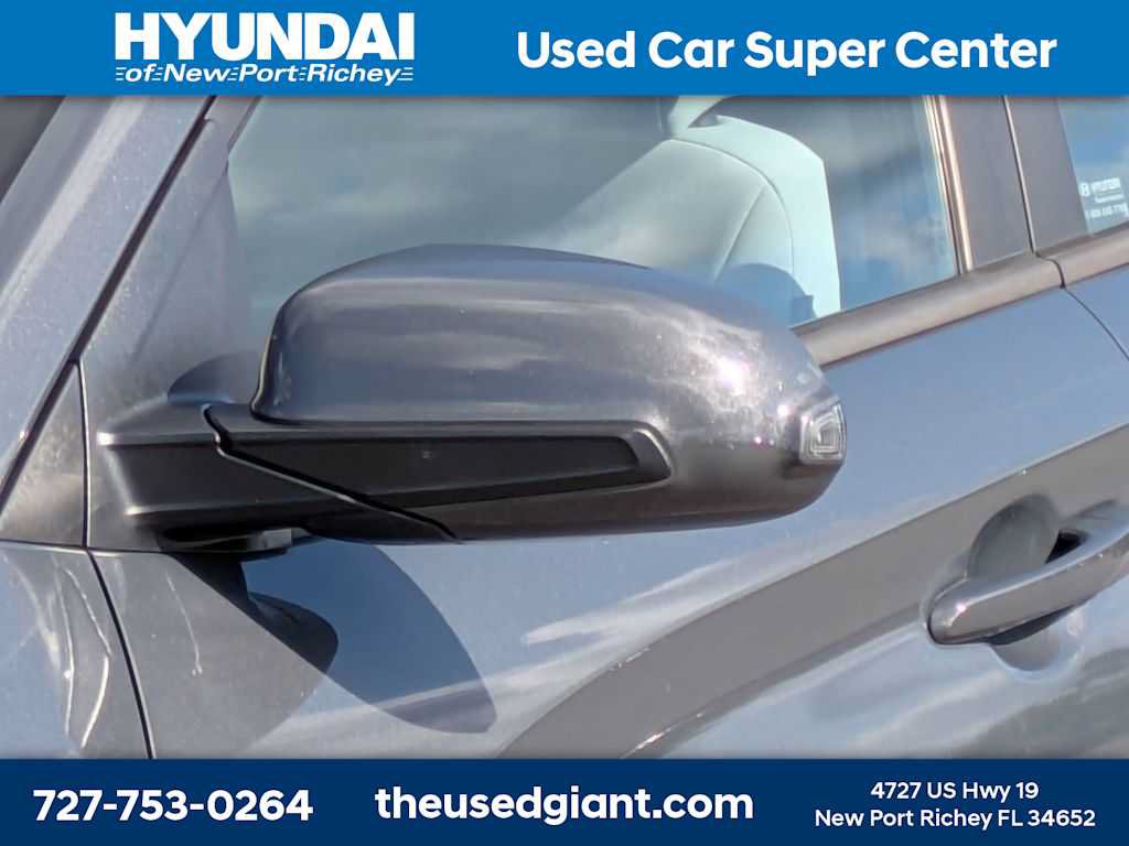 Used 2023 Hyundai Kona SE w/ Cargo Package FWD image 11