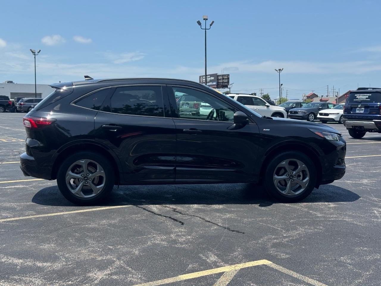 Used 2024 Ford Escape ST-Line w/ Tech Pack #1 AWD/4WD image 3