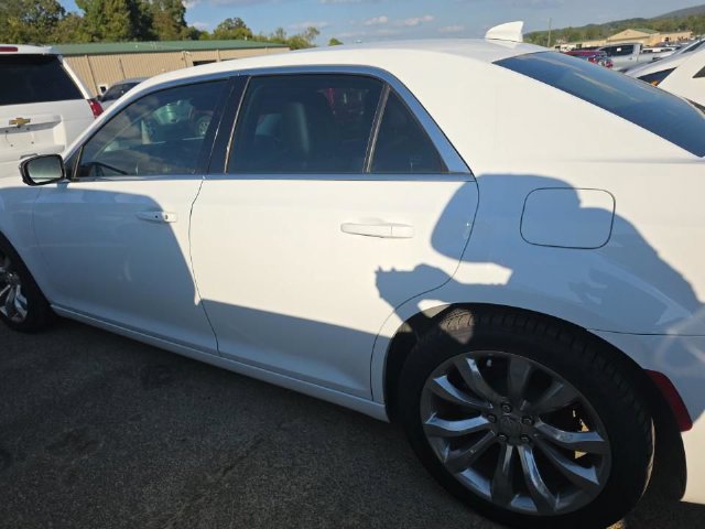 Certified 2021 Chrysler 300 Touring L RWD image 6