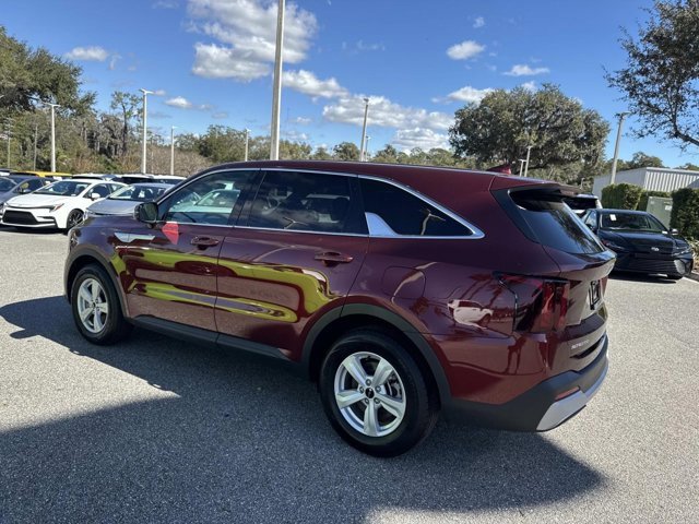 Used 2024 Kia Sorento LX image 4