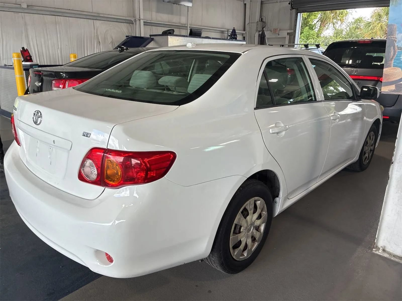 Used 2009 Toyota Corolla LE w/ All Weather Guard Pkg FWD image 7