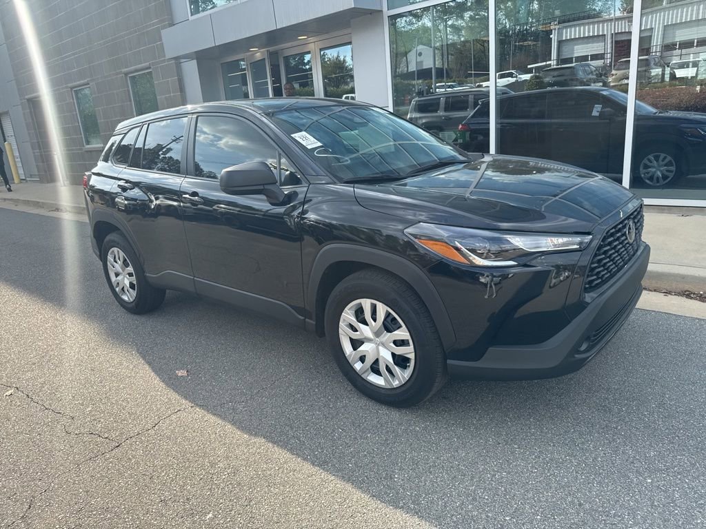 Used 2024 Toyota Corolla Cross L image 17