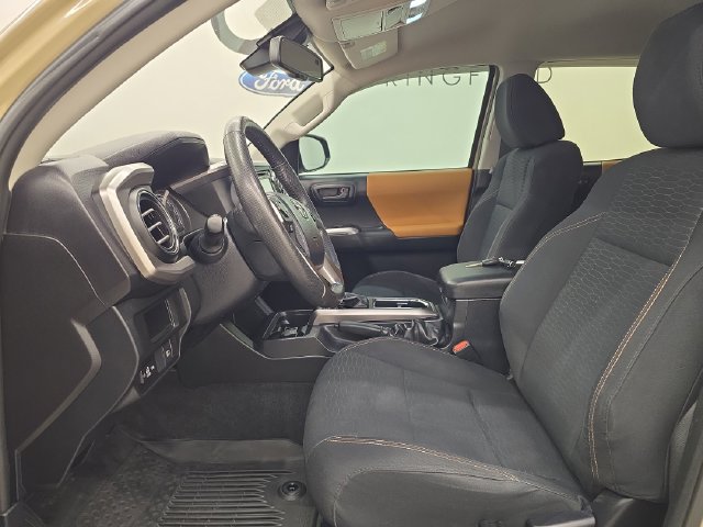 Used 2018 Toyota Tacoma SR5 AWD/4WD image 21