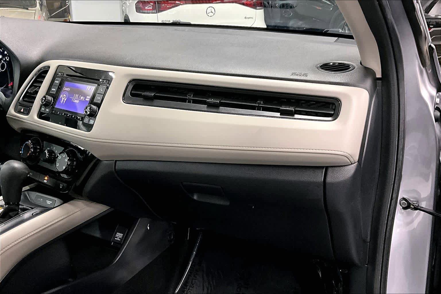 Used 2021 Honda HR-V LX image 17