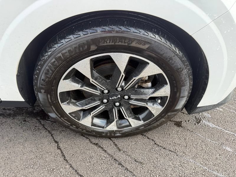 Certified 2023 Kia Carnival EX FWD image 15