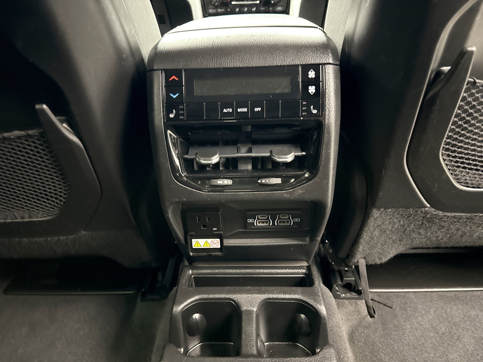 Used 2022 Jeep Grand Cherokee L Limited AWD/4WD image 19