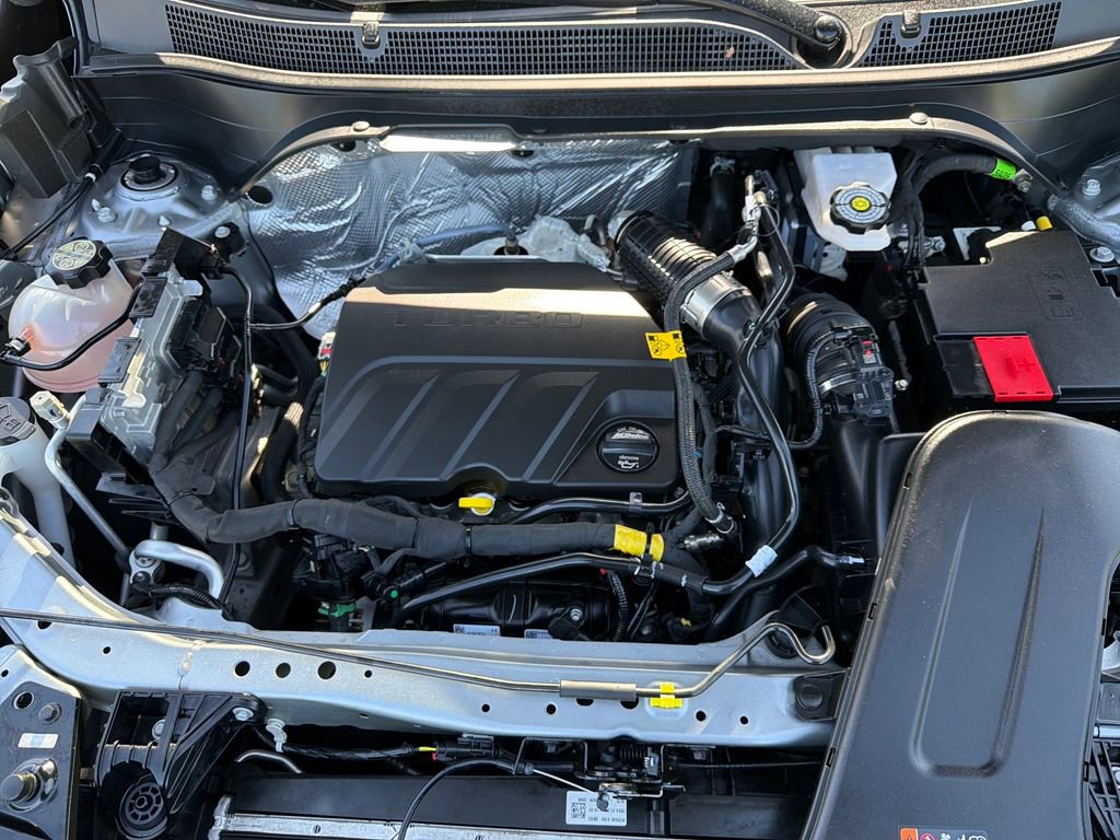 Used 2025 Chevrolet Trax RS w/ Driver Confidence Package FWD image 23