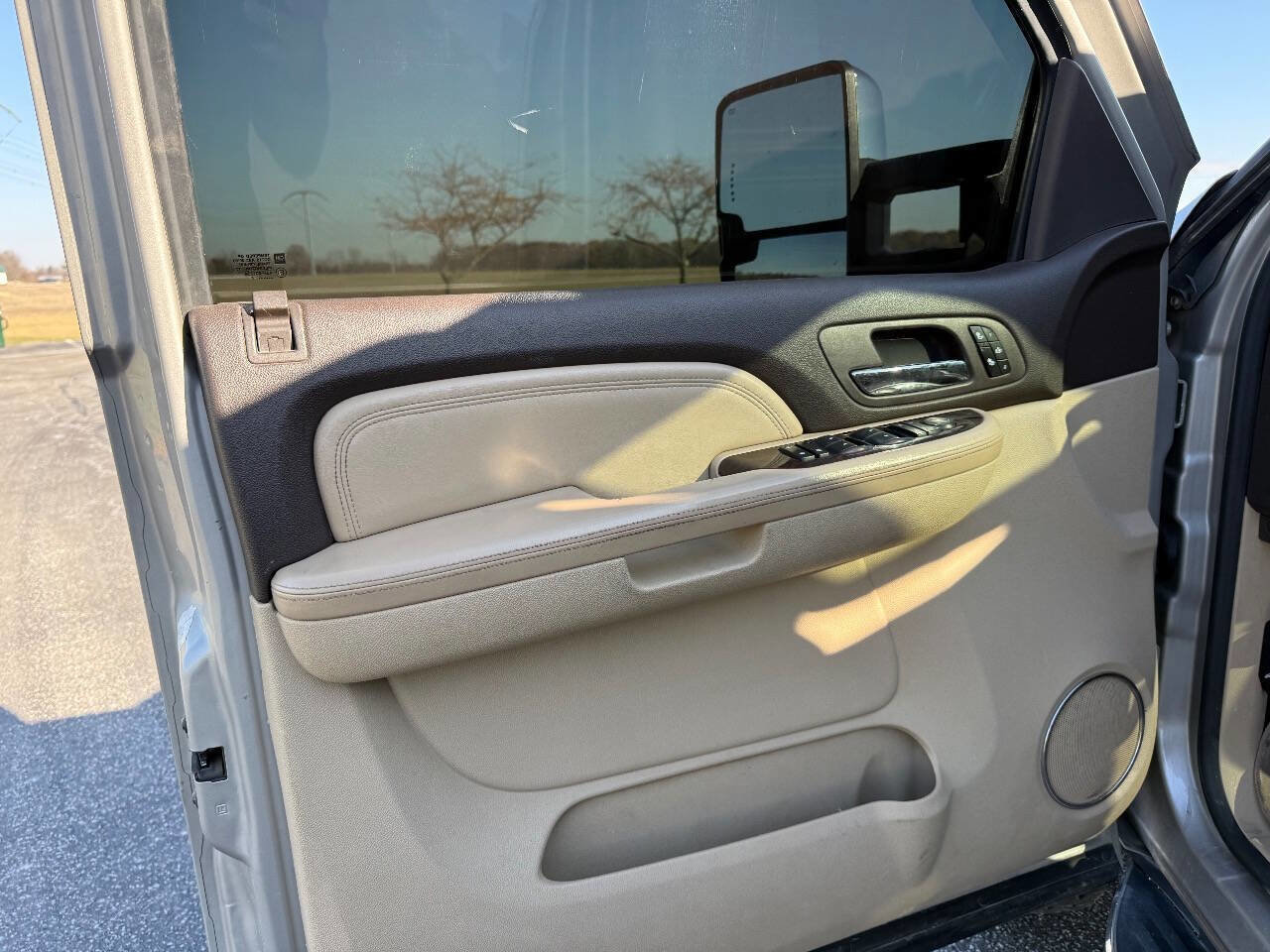 Used 2007 GMC Yukon XL Denali image 11