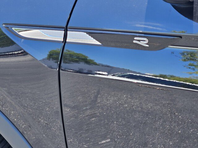Certified 2024 Volkswagen Tiguan SE R-Line FWD image 34