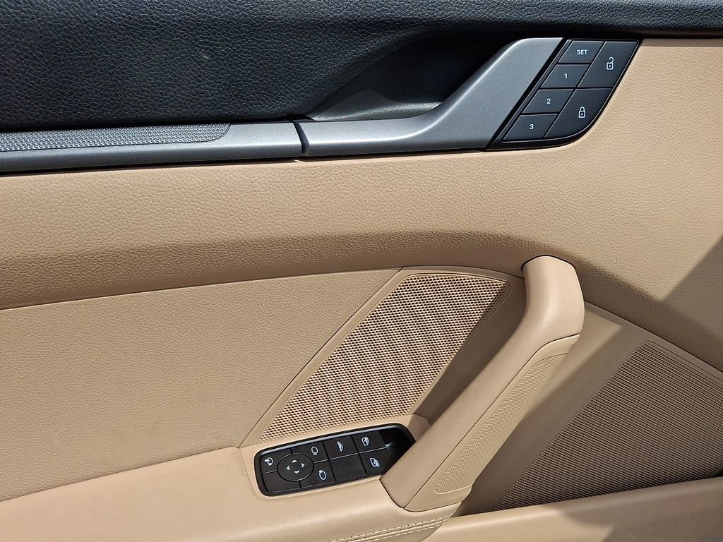 Certified 2023 Porsche 911 Carrera image 10