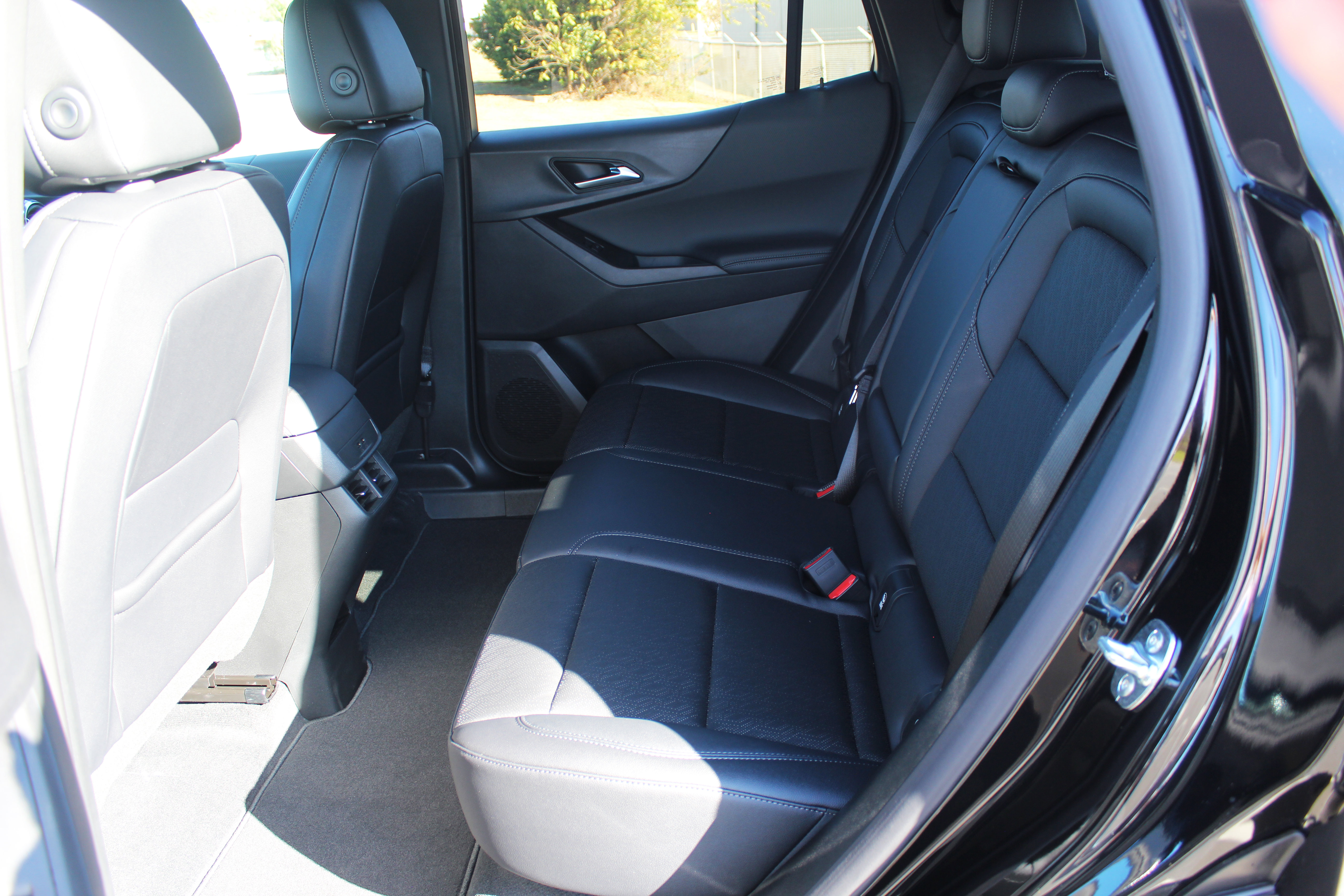 New 2026 Chevrolet Equinox LT w/ Convenience Package II image 43