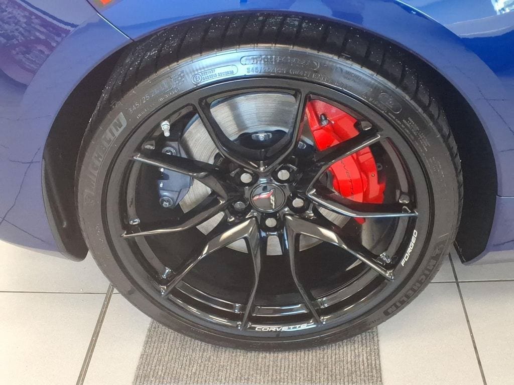 New 2027 Chevrolet Corvette Grand Sport w/ Z52 Sport Performance Package RWD image 10