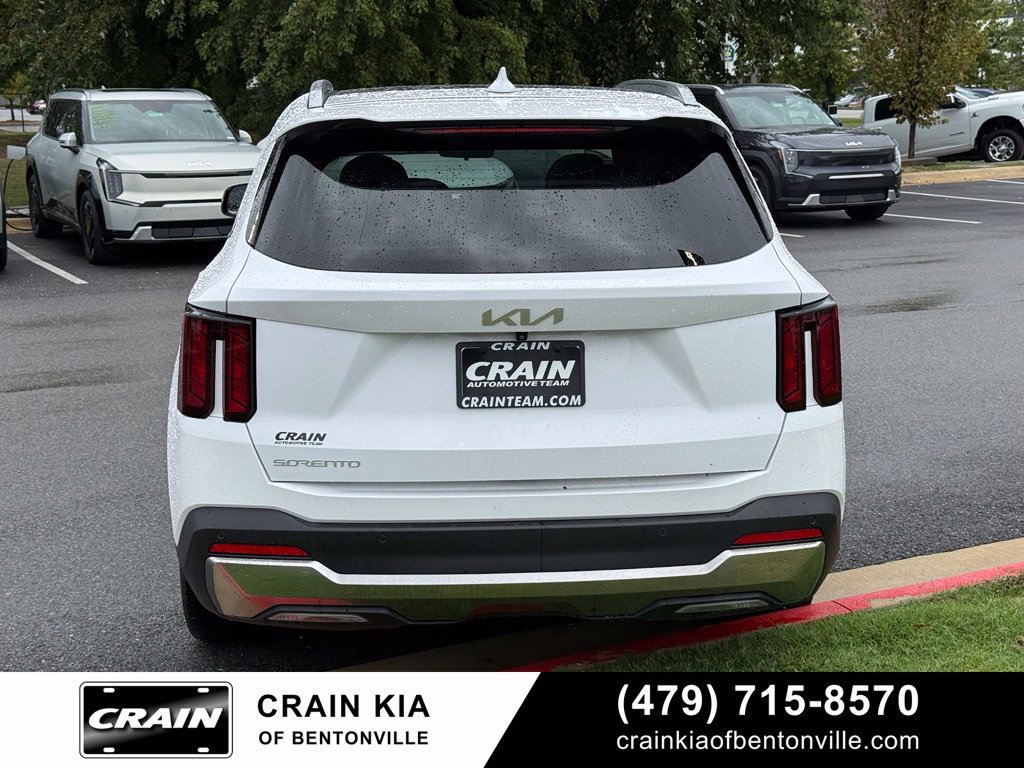 Certified 2025 Kia Sorento S w/ Panoramic Sunroof Package FWD image 6