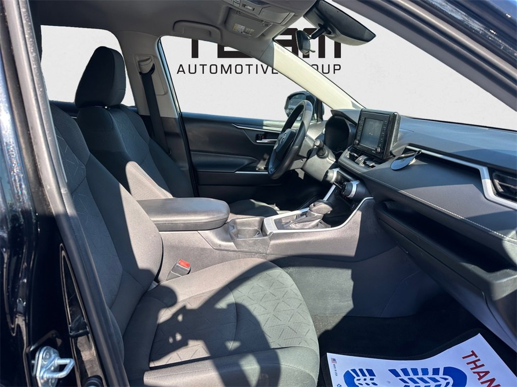 Used 2020 Toyota RAV4 XLE image 24