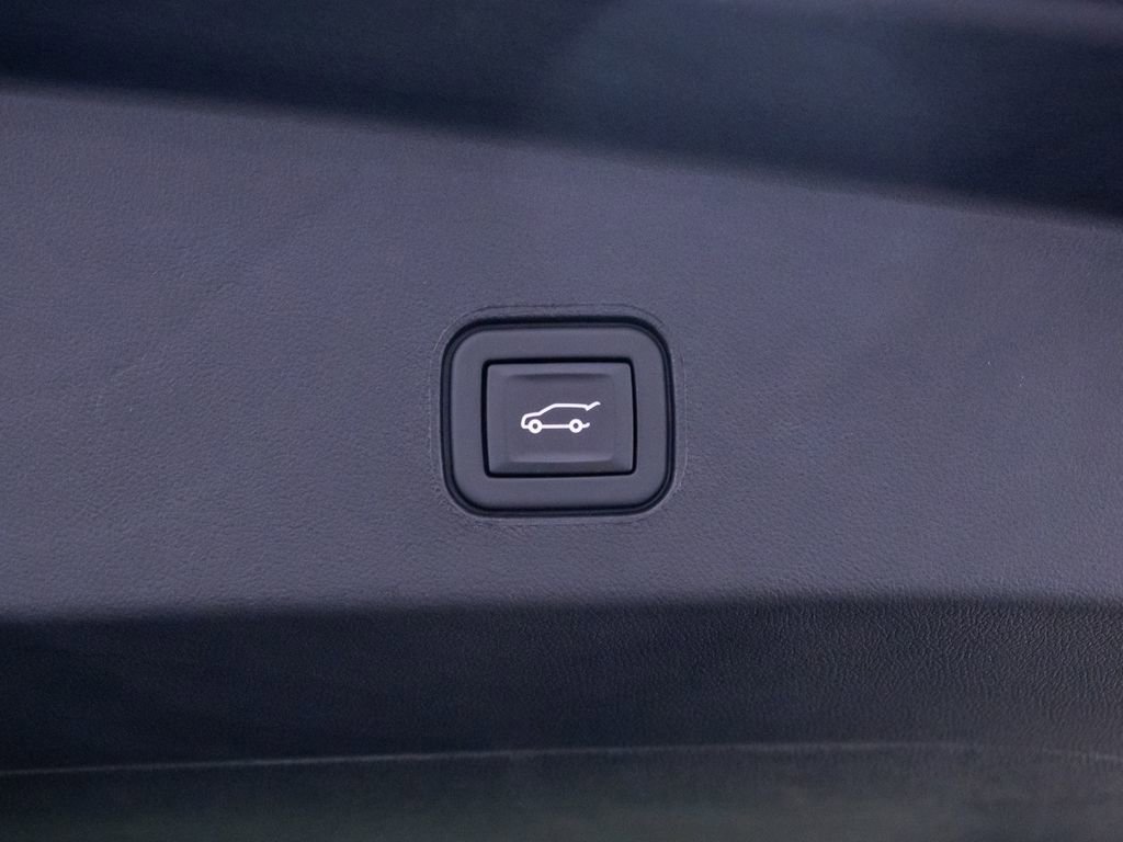Used 2024 Cadillac Lyriq Luxury AWD/4WD image 30