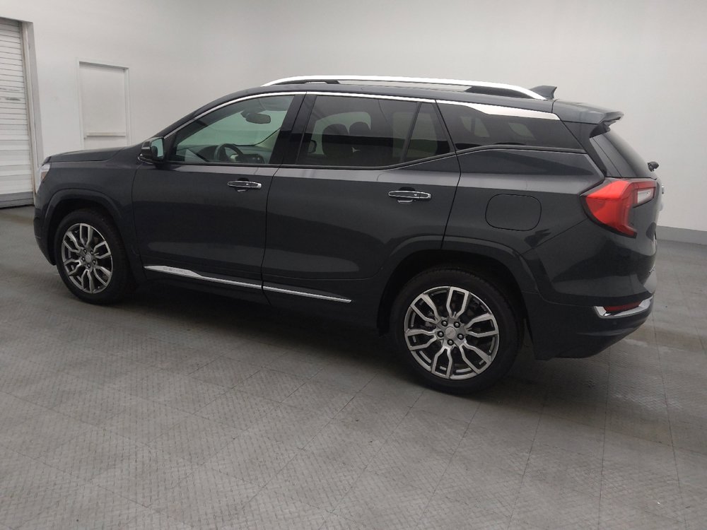 Used 2022 GMC Terrain Denali w/ Denali Premium Package image 3