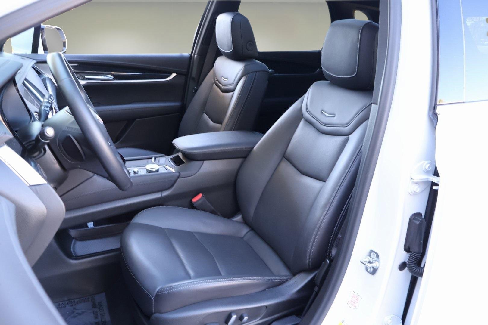 Certified 2025 Cadillac XT5 Premium Luxury image 12