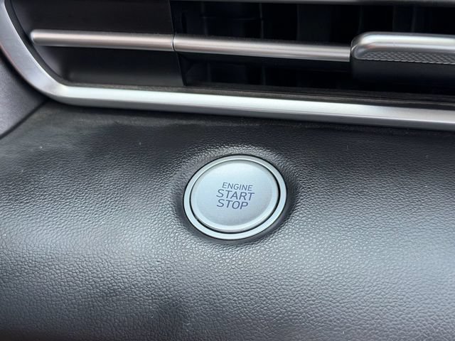 Used 2022 Hyundai Elantra SEL FWD image 25
