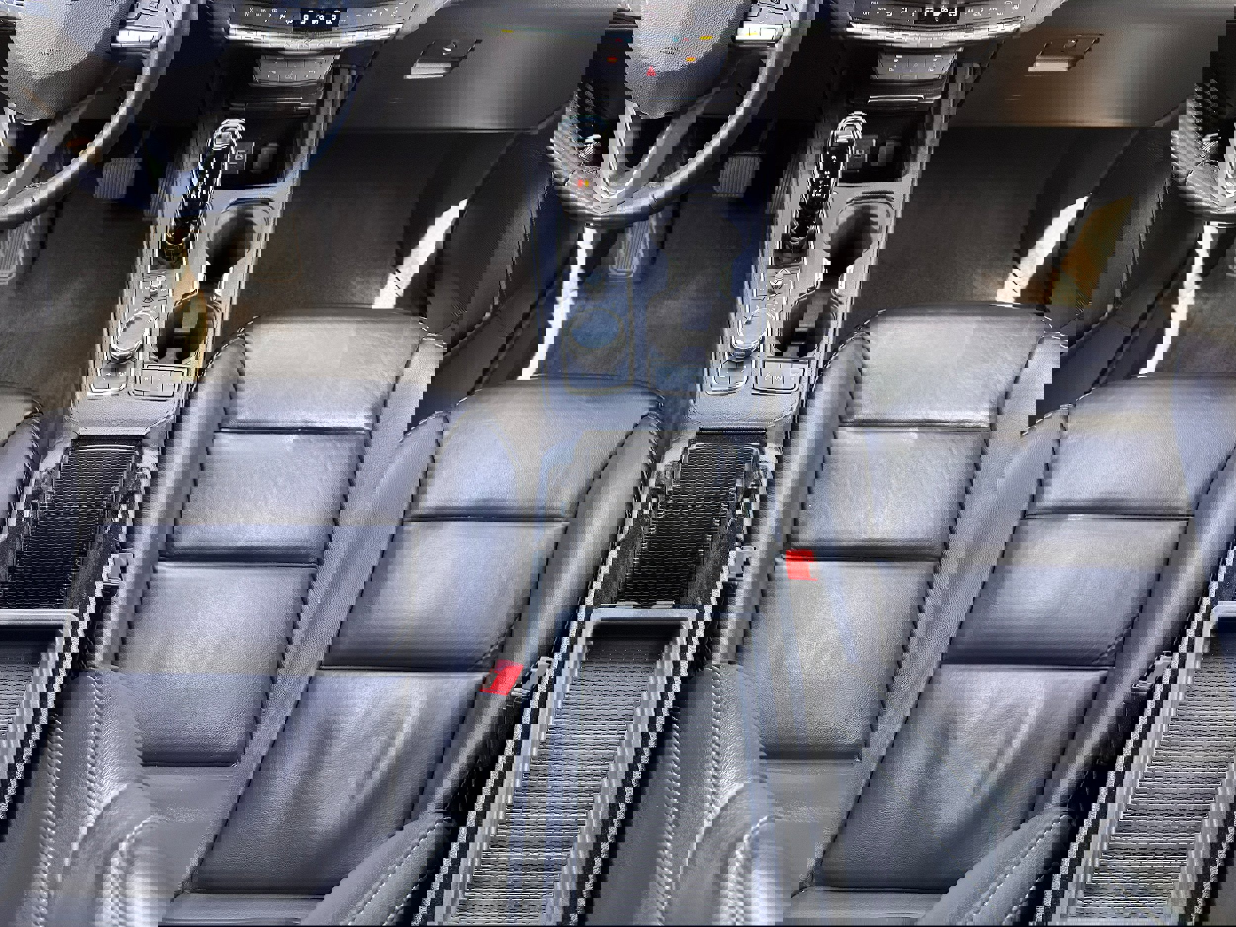 Used 2023 Cadillac XT4 Premium Luxury image 18