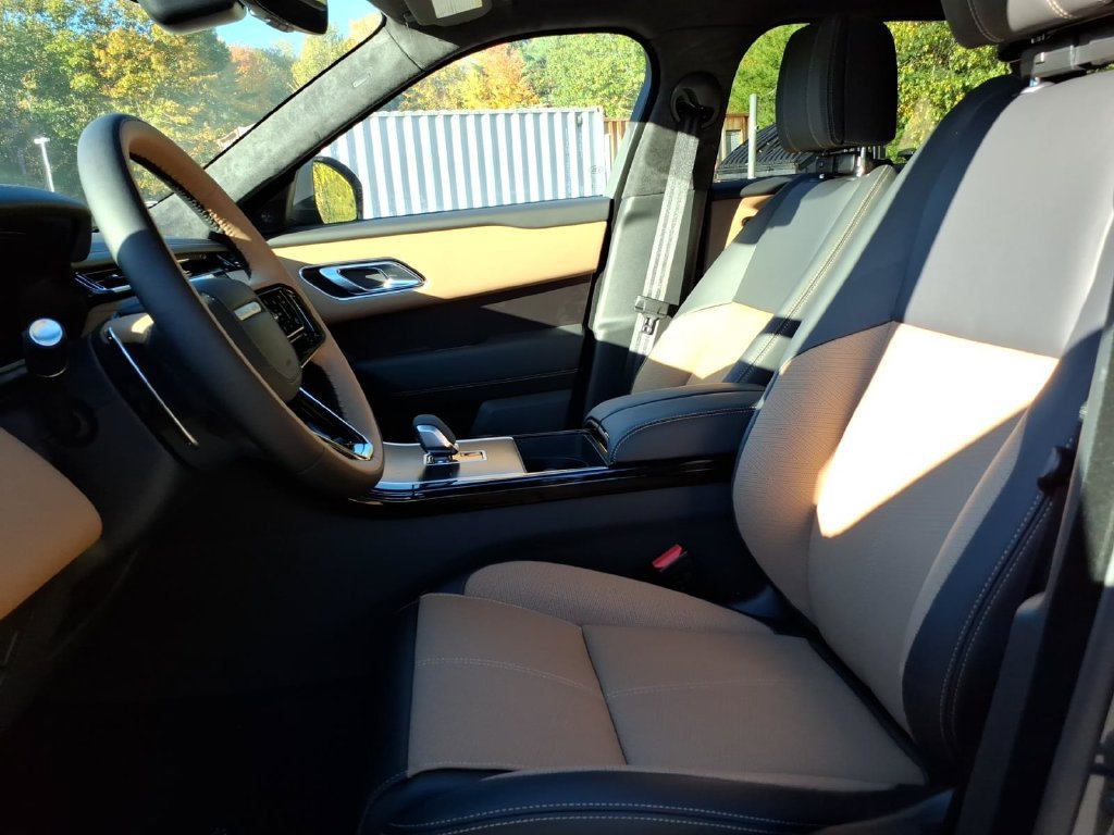 New 2026 Land Rover Range Rover Velar Autobiography AWD/4WD image 13