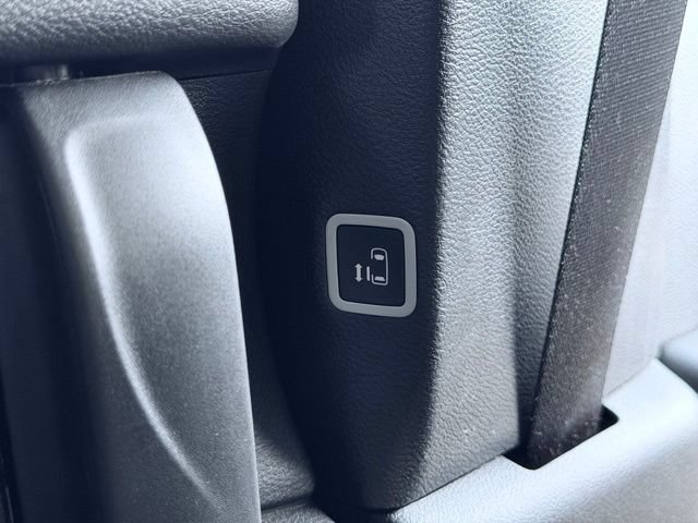 Used 2025 Chrysler Pacifica Select FWD image 32