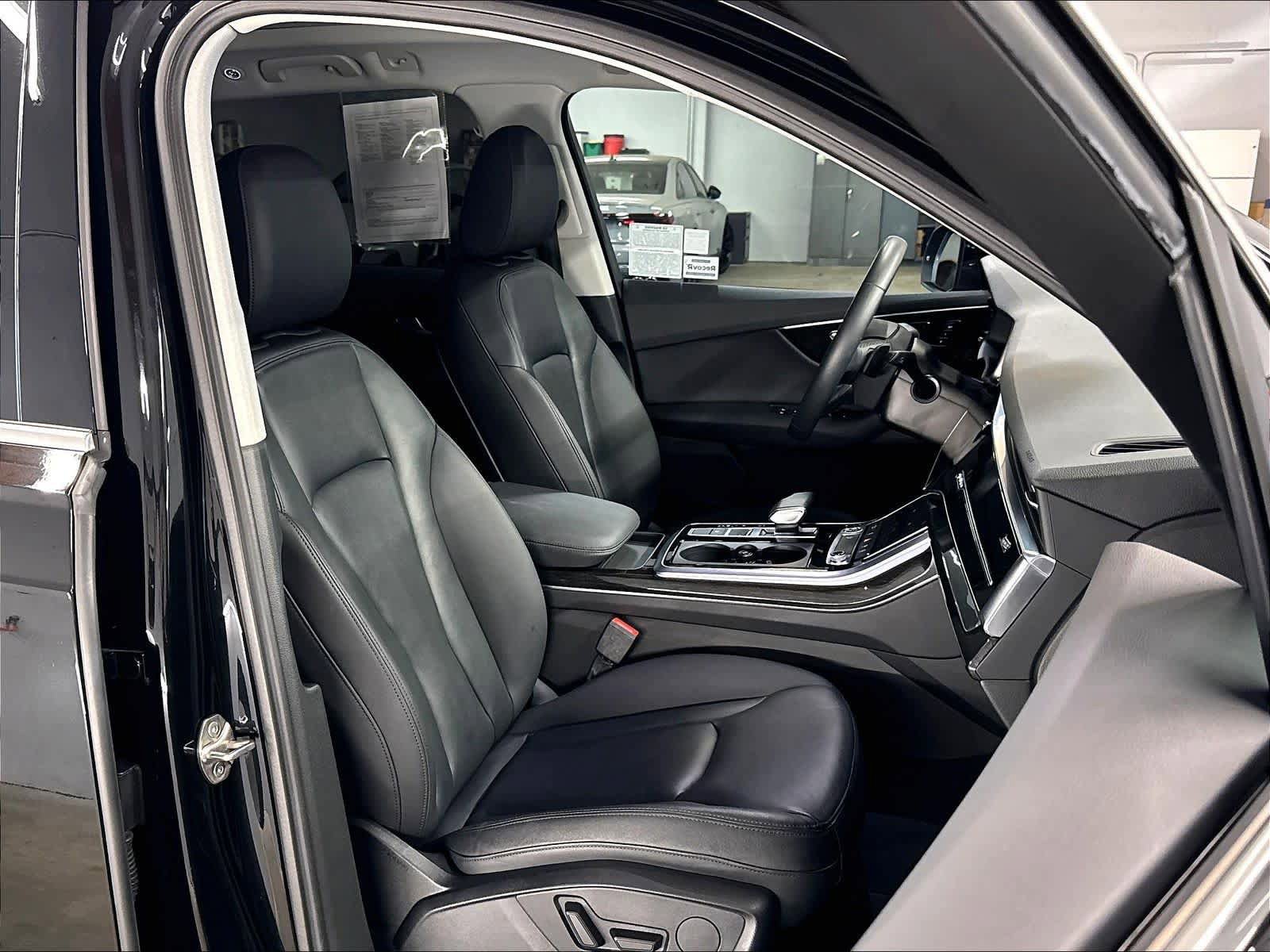 Used 2022 Audi Q7 3.0T Premium w/ Convenience Package AWD/4WD image 10