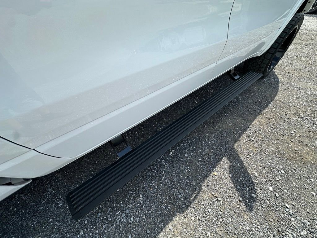 Used 2019 RAM 1500 Laramie AWD/4WD image 23