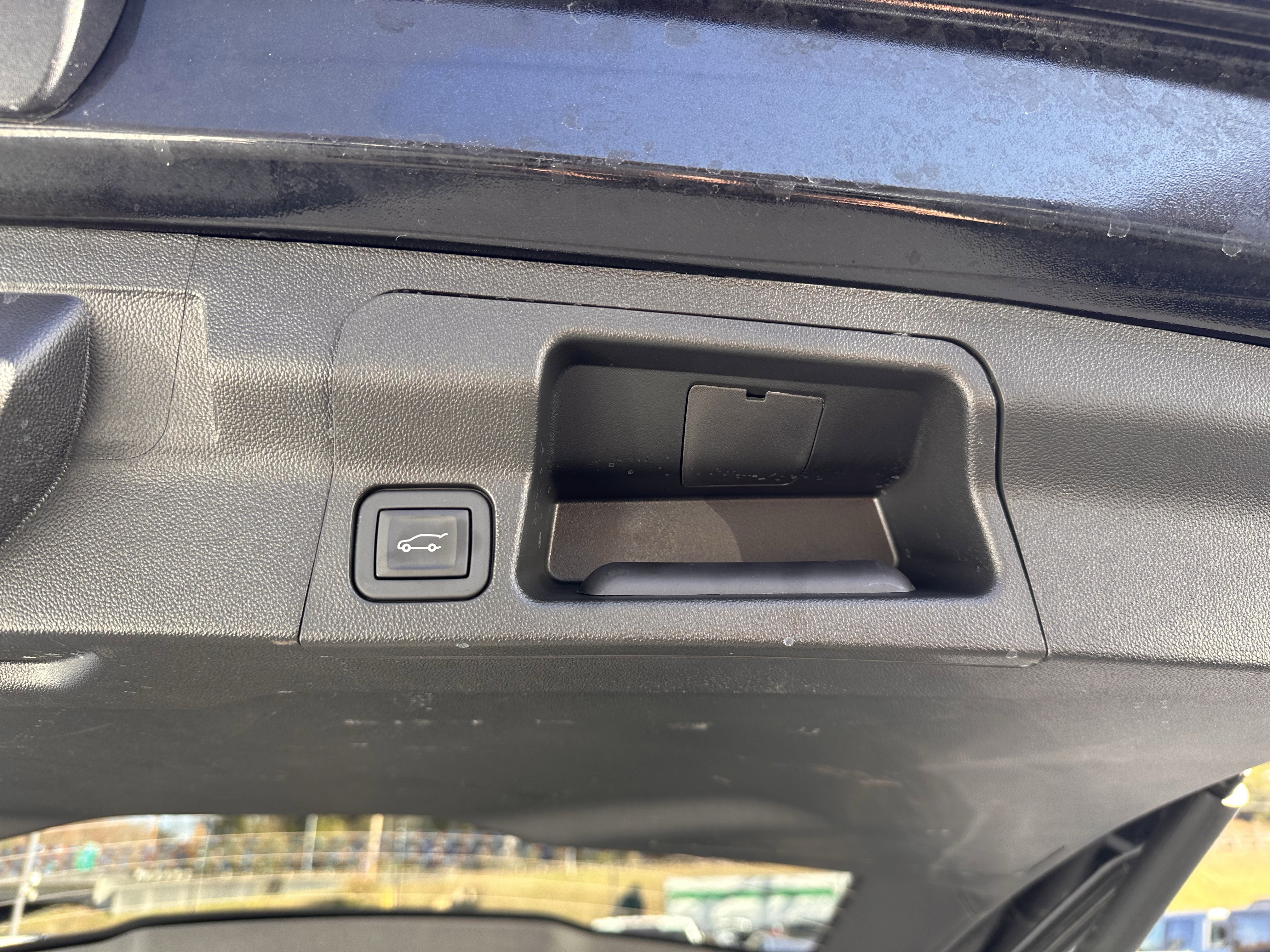 Used 2023 GMC Acadia SLE w/ Driver Convenience Package image 27