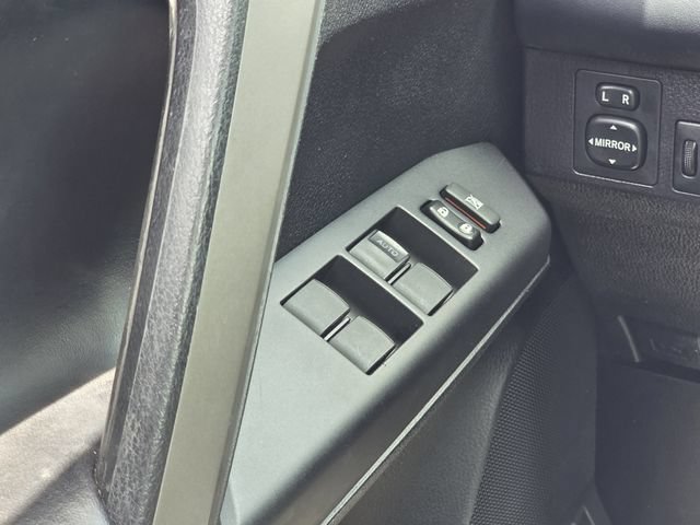 Used 2018 Toyota RAV4 XLE FWD image 15