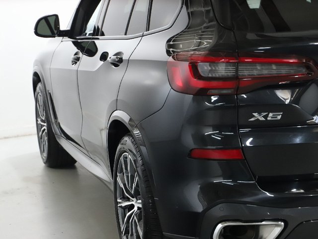 Used 2022 BMW X5 xDrive40i w/ M Sport Package AWD/4WD image 46