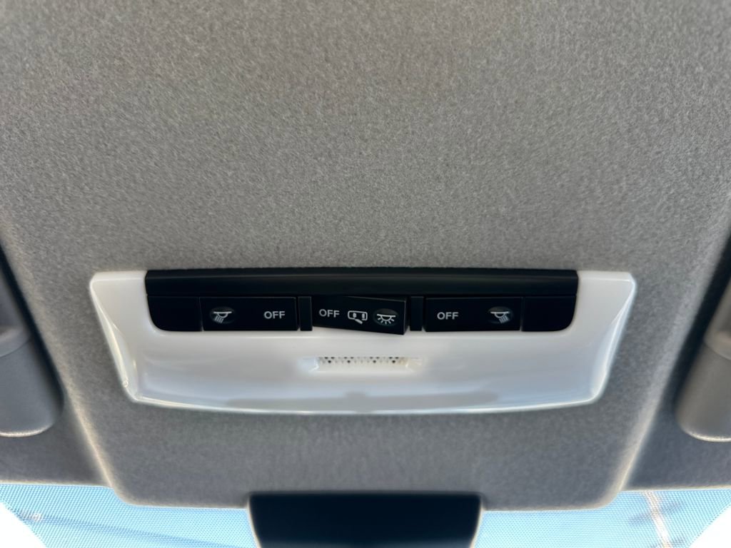 New 2025 Nissan Kicks Play S image 29