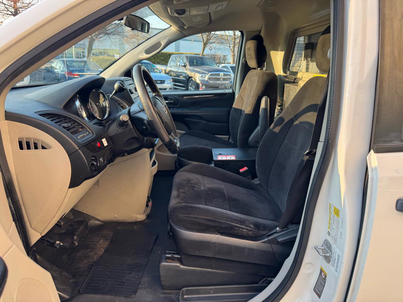 Used 2013 RAM C/V Tradesman image 12