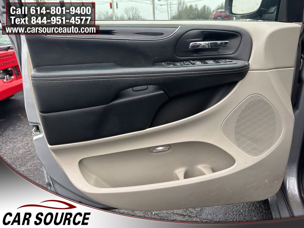 Used 2019 Dodge Grand Caravan SXT image 14