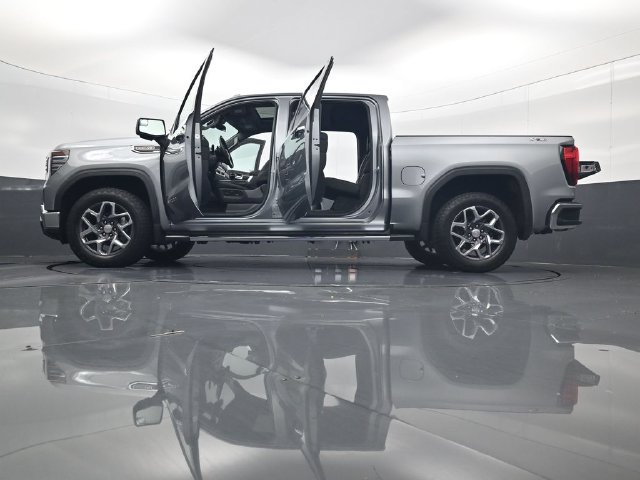 Used 2023 GMC Sierra 1500 SLT w/ SLT Premium Package AWD/4WD image 34