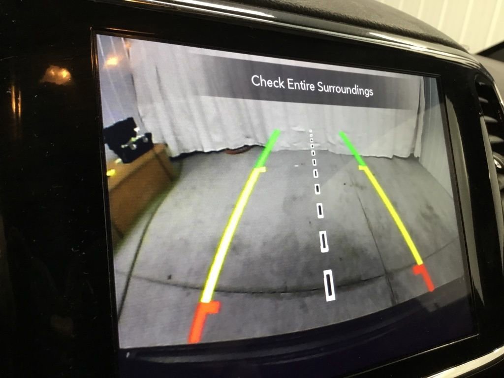 Used 2022 Jeep Grand Cherokee Laredo X image 11