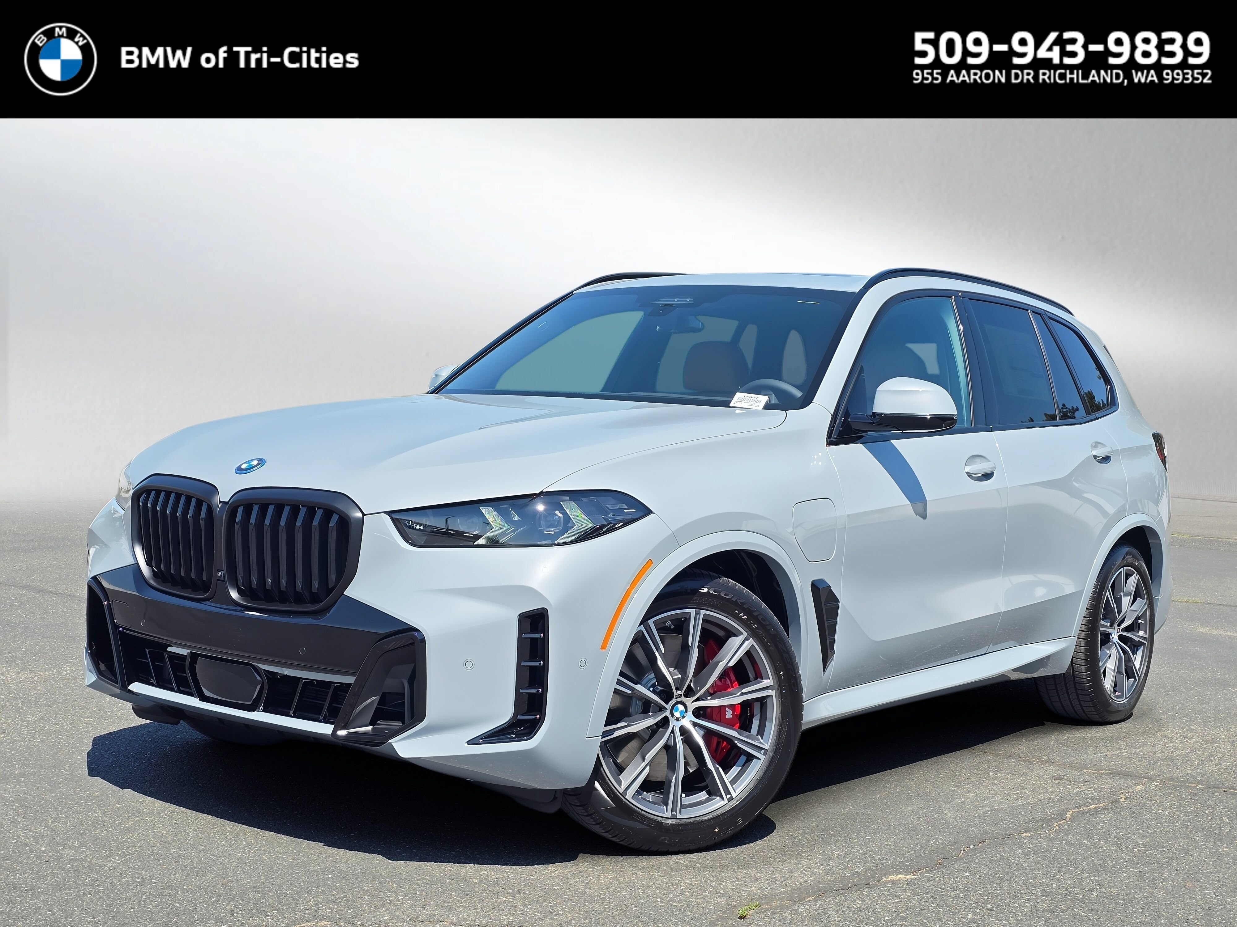 New 2026 BMW X5 xDrive50e w/ M Sport Package