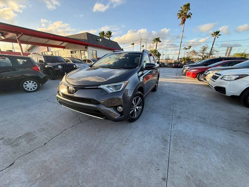 Used 2017 Toyota RAV4 XLE FWD image 10