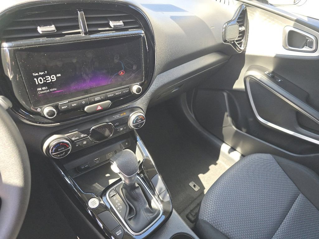 Used 2023 Kia Soul S image 28
