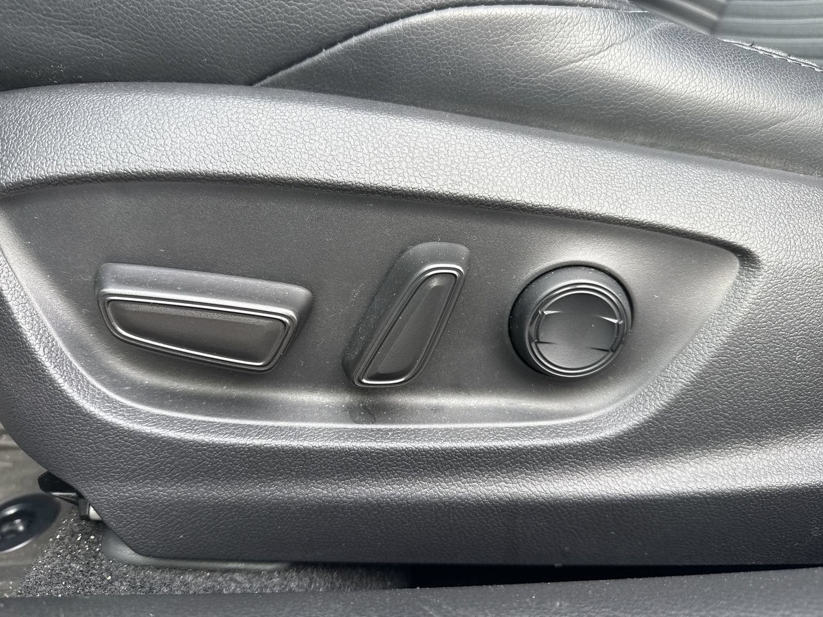 Used 2022 Toyota Corolla XSE FWD image 13