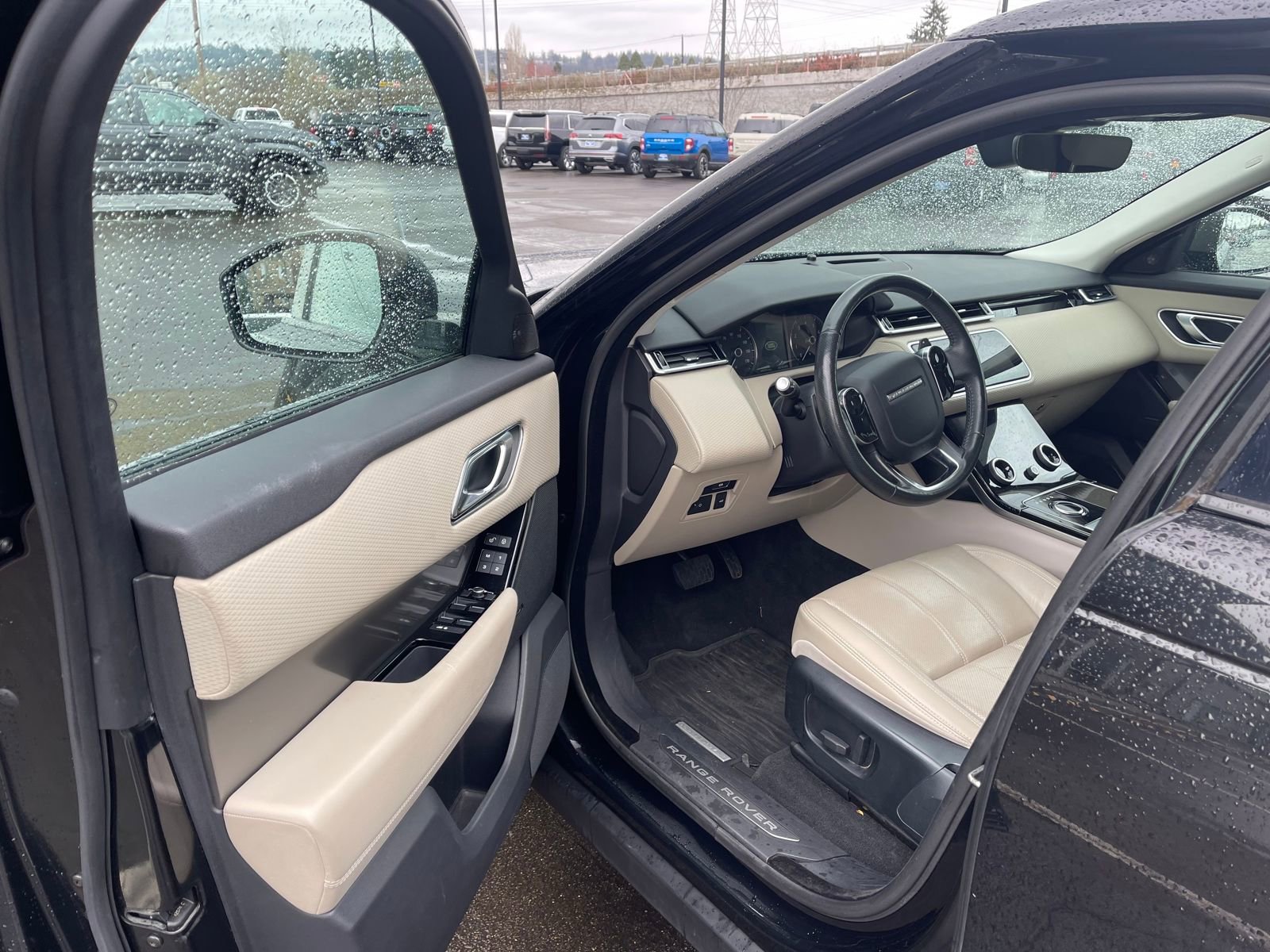 Used 2018 Land Rover Range Rover Velar S image 10