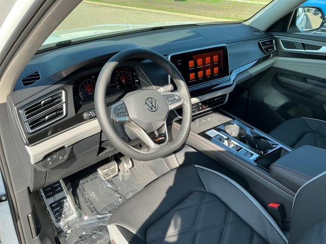 New 2026 Volkswagen Atlas Peak Edition image 4