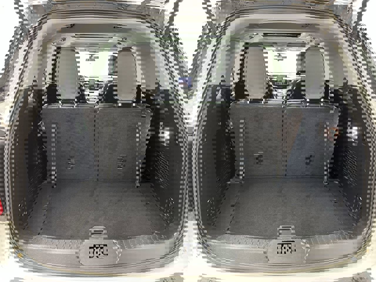 Used 2022 Ford Explorer XLT w/ Equipment Group 202A image 31