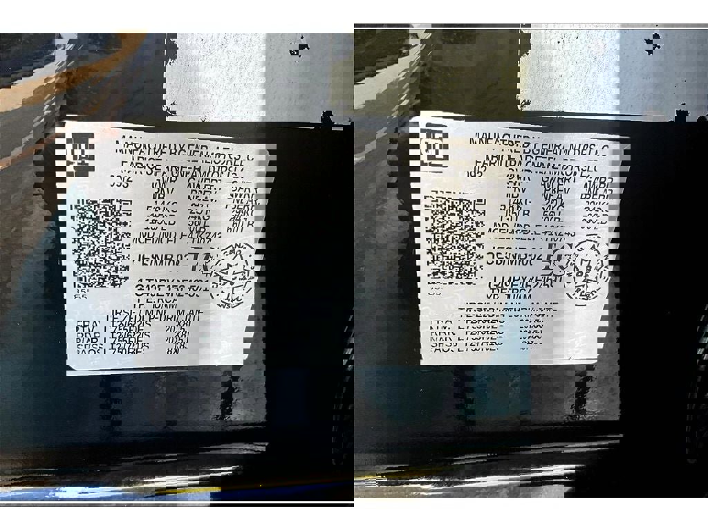 Used 2024 GMC Sierra 2500 AT4 image 37