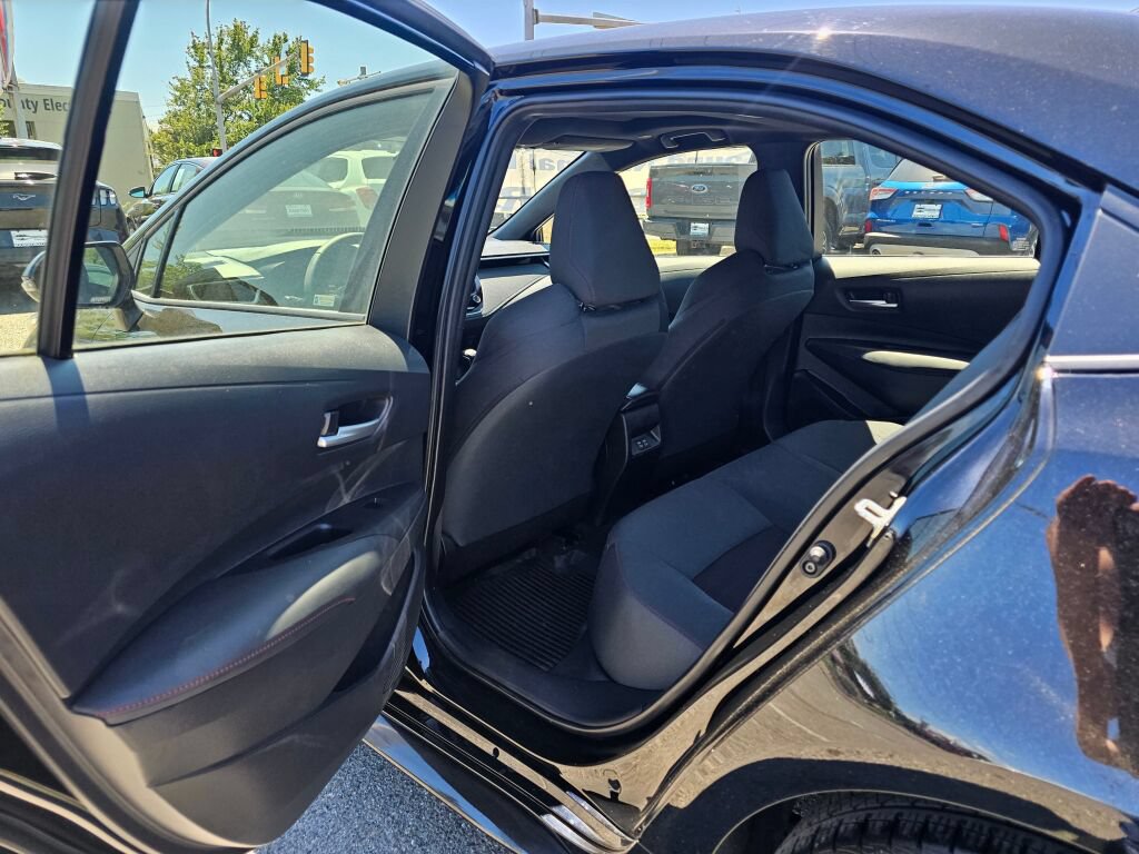 Used 2024 Toyota Corolla SE w/ SE Premium Package FWD image 11